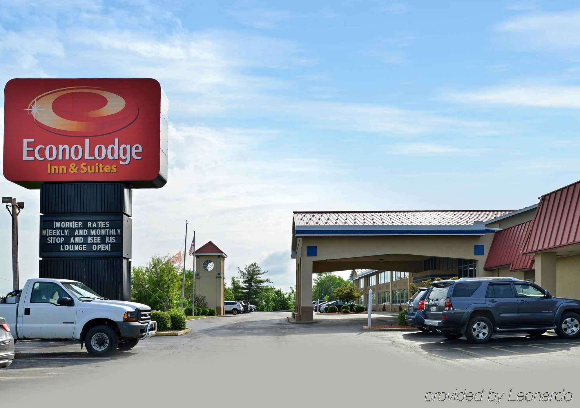 Econo Lodge Inn & Suites Triadelphia - Wheeling Exterior foto